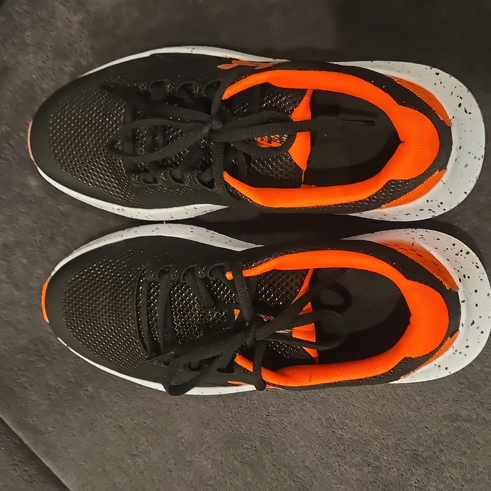 Under Armour BGS Surge 4 Training Running Shoes Kids Sz 7Y - Picture 4 of 13